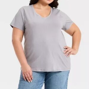 NWT Ava & Viv Light Gray V-Neck Short Sleeve Tee 3X
